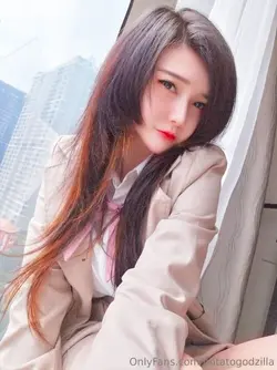 imgi_23_CoserPotato-Godzilla-Student-0002-5578250029f0e2fae8bd2bd994.md.webp