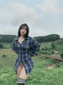 yiyitruong99-1482x2000_5f5512e0d160d05a46ffe36317b67d2f.webp